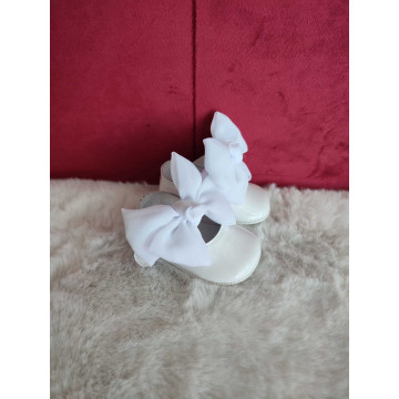 Sapato de Verniz com Laço